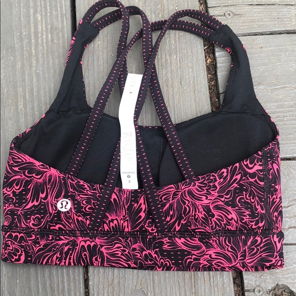 Nearly New Lululemon bra with pads - Picture 2 of 3